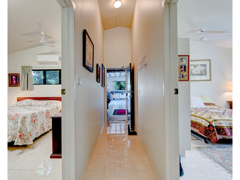 4 Lindquist Cl, Mission Beach QLD 4852