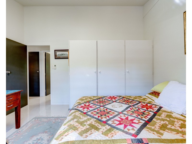 4 Lindquist Cl, Mission Beach QLD 4852