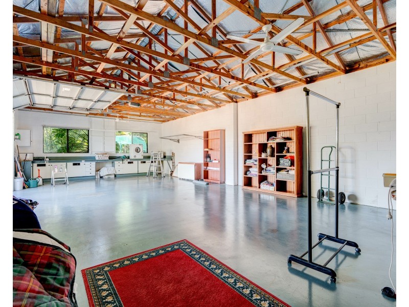 4 Lindquist Cl, Mission Beach QLD 4852