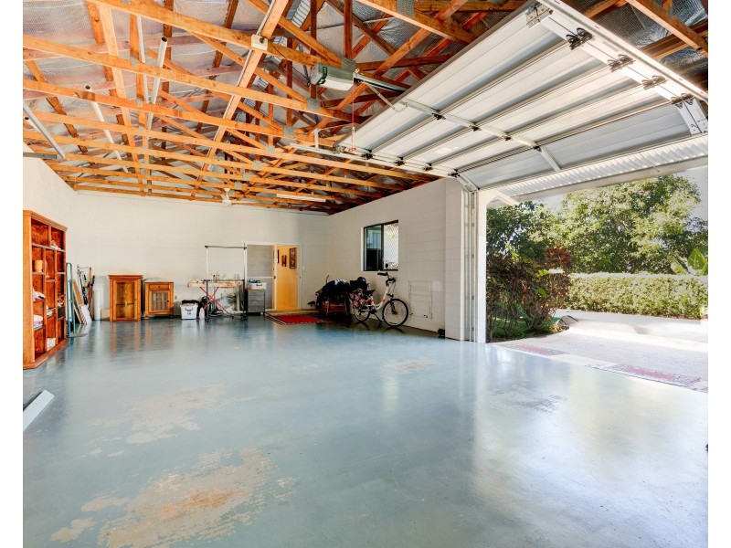 4 Lindquist Cl, Mission Beach QLD 4852