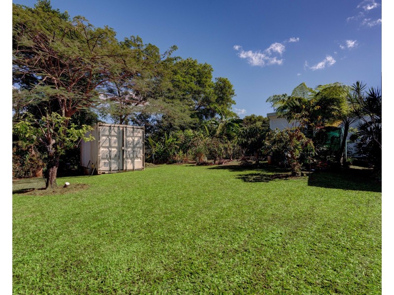 4 Lindquist Cl, Mission Beach QLD 4852