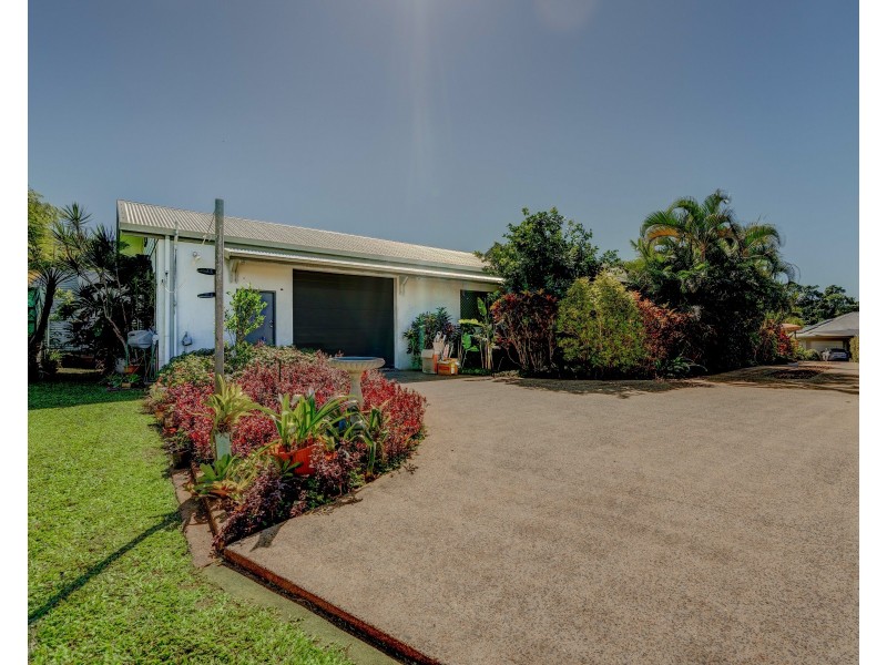 4 Lindquist Cl, Mission Beach QLD 4852