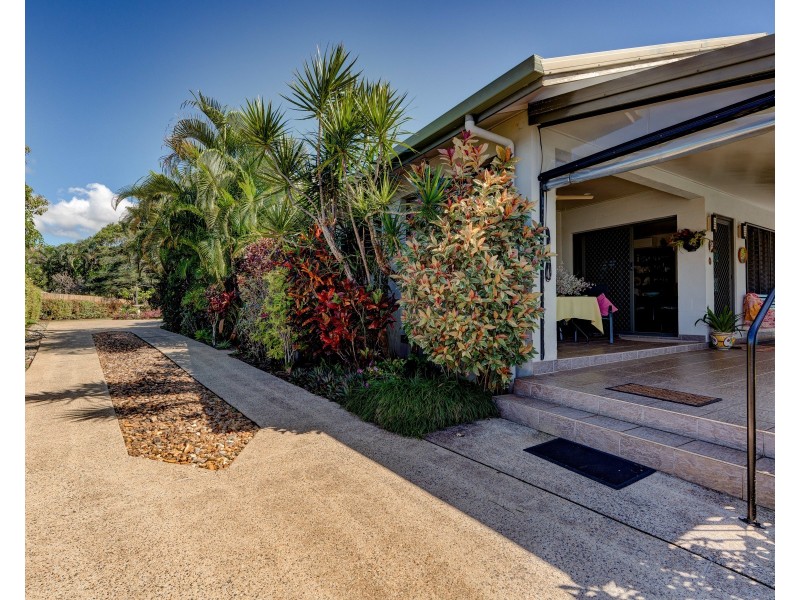 4 Lindquist Cl, Mission Beach QLD 4852