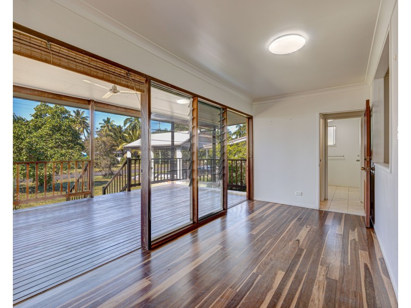 11 Pacific Pde, Mission Beach QLD 4852