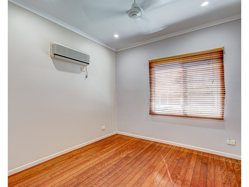 11 Pacific Pde, Mission Beach QLD 4852