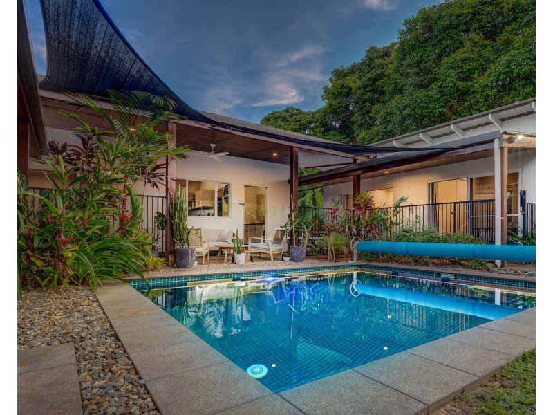 2 Sandpiper Cl, Mission Beach QLD 4852