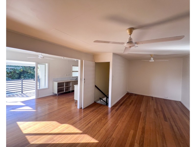 16 Bamber St, Tully QLD 4854