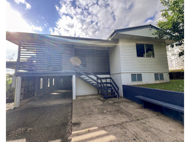 16 Bamber St, Tully QLD 4854
