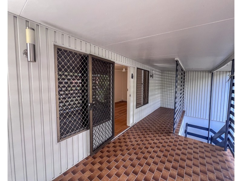 16 Bamber St, Tully QLD 4854