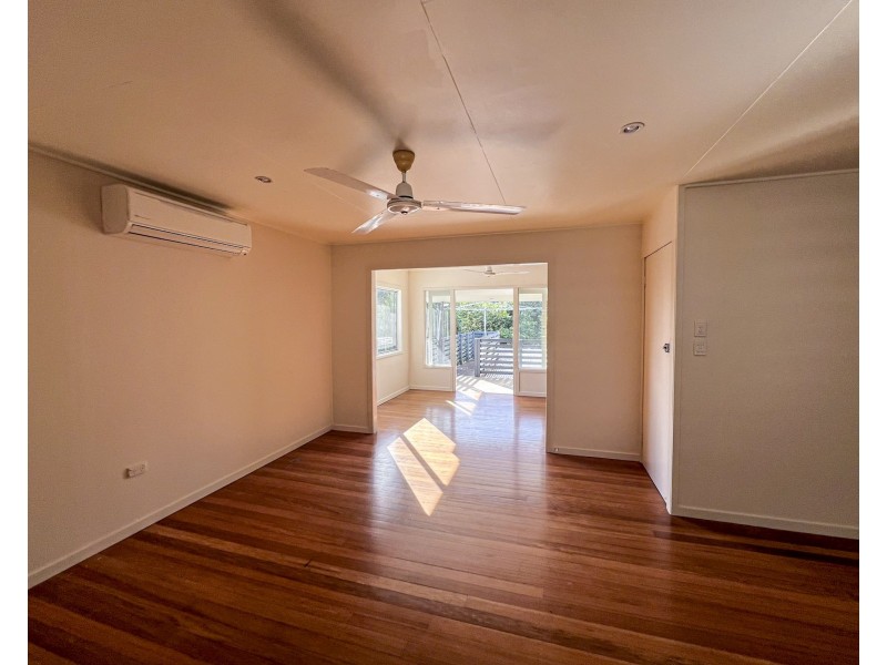 16 Bamber St, Tully QLD 4854