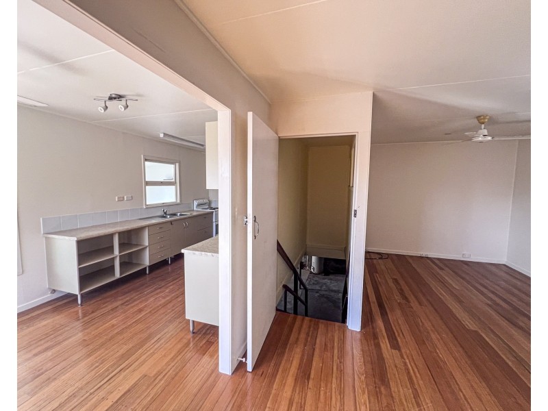 16 Bamber St, Tully QLD 4854