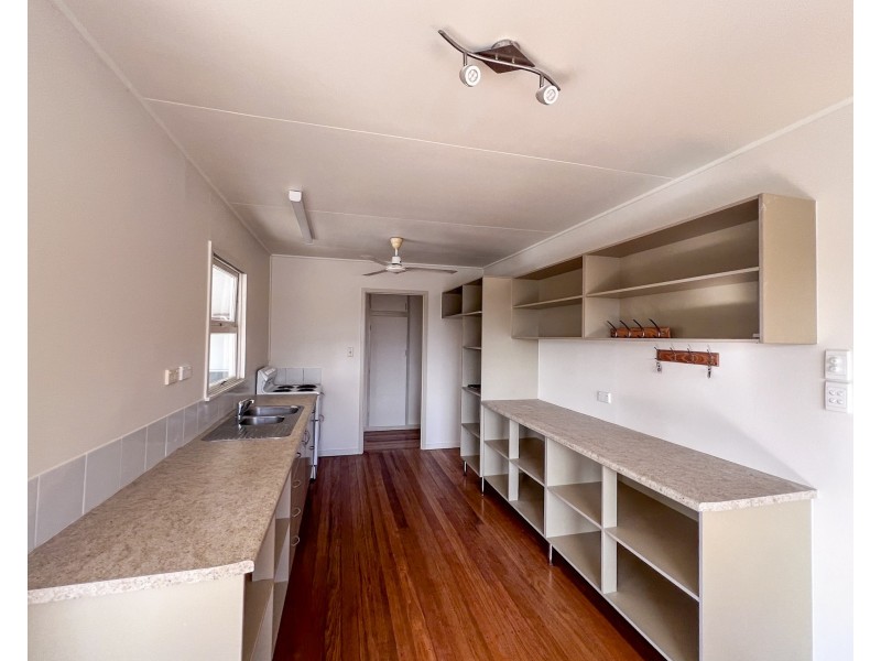 16 Bamber St, Tully QLD 4854