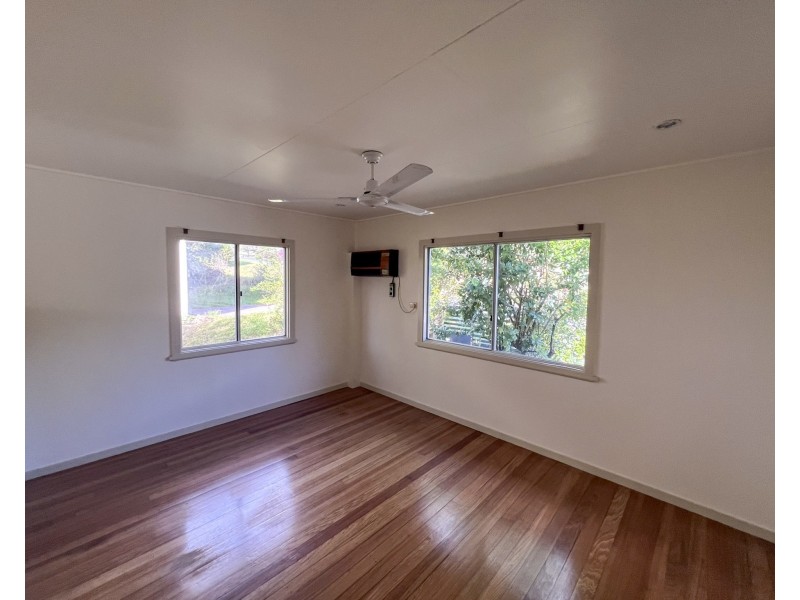 16 Bamber St, Tully QLD 4854