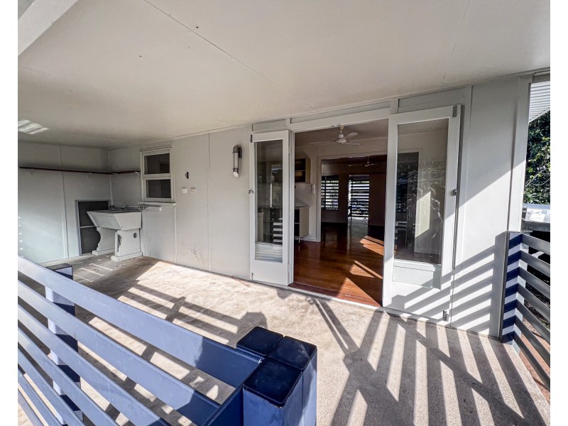 16 Bamber St, Tully QLD 4854