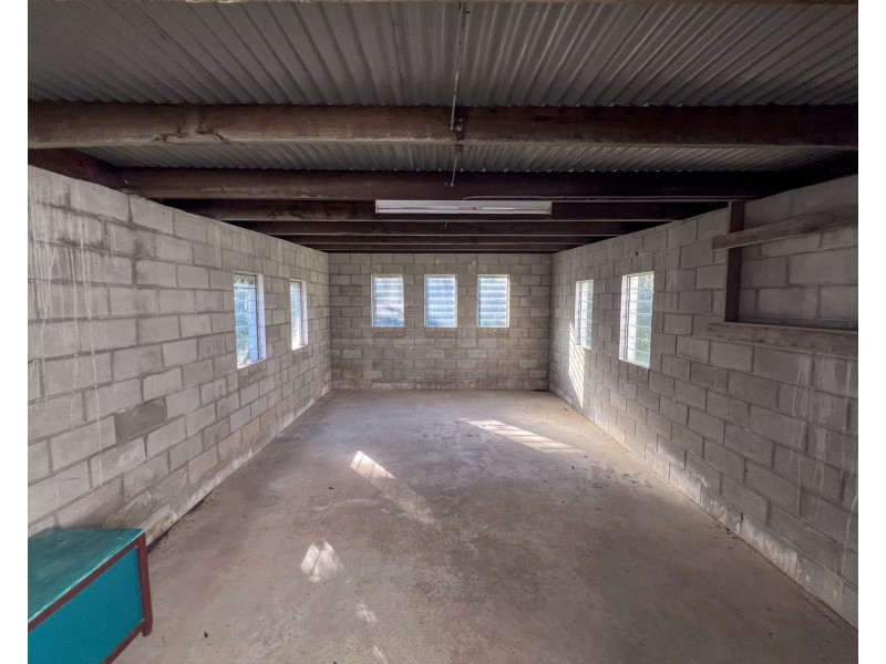 16 Bamber St, Tully QLD 4854