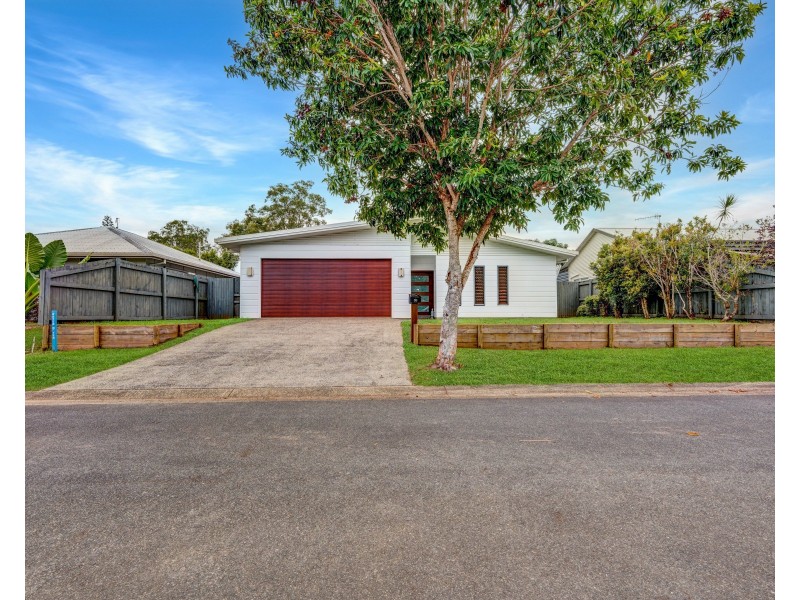 39 Shelly Ct, Mission Beach QLD 4852