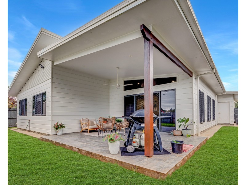 39 Shelly Ct, Mission Beach QLD 4852