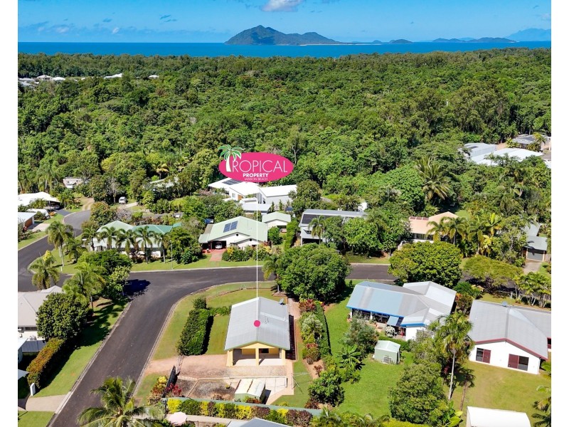 8 Kent Cl, Mission Beach QLD 4852