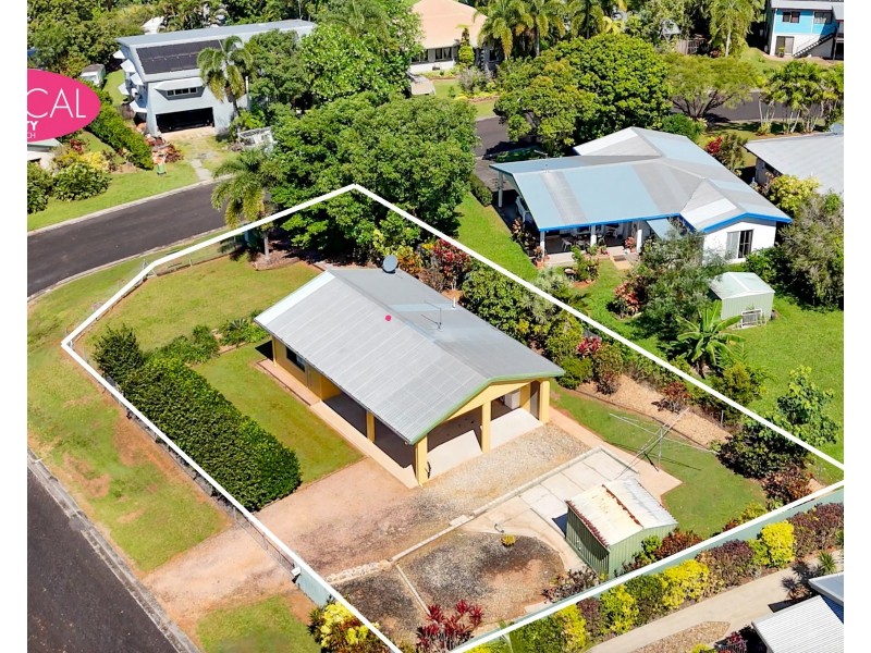 8 Kent Cl, Mission Beach QLD 4852