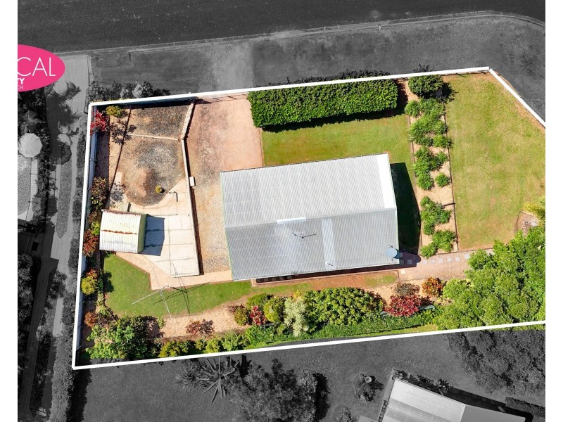 8 Kent Cl, Mission Beach QLD 4852