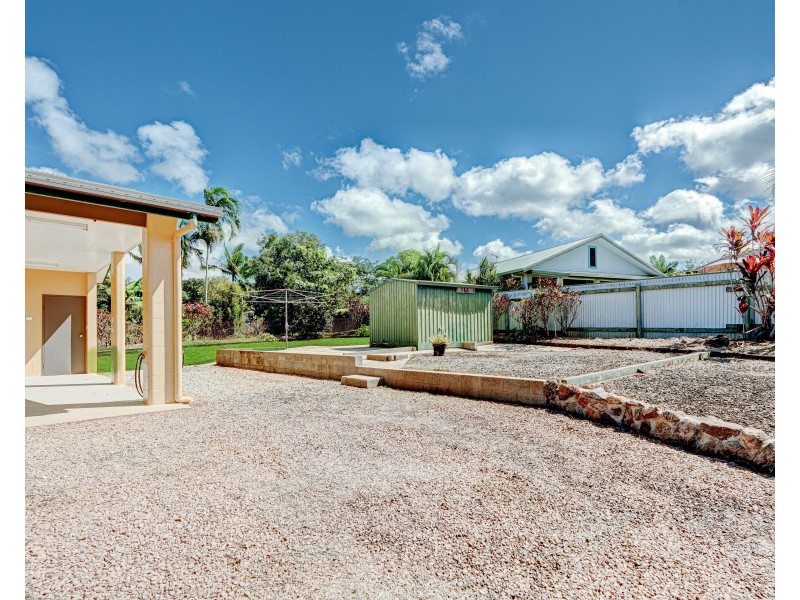 8 Kent Cl, Mission Beach QLD 4852