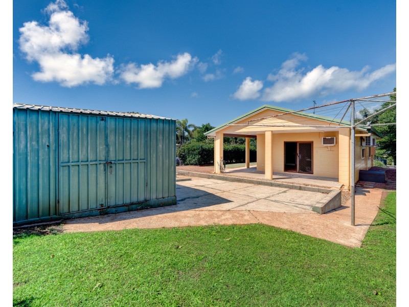 8 Kent Cl, Mission Beach QLD 4852