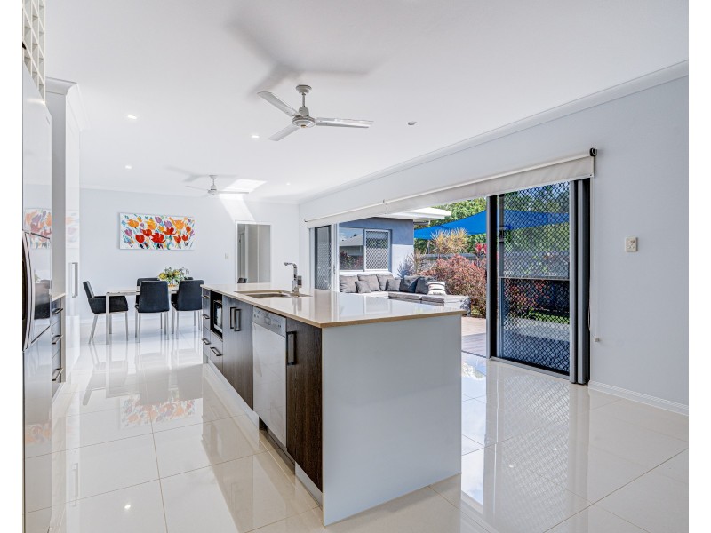 7B Shore Street, Wongaling Beach QLD 4852