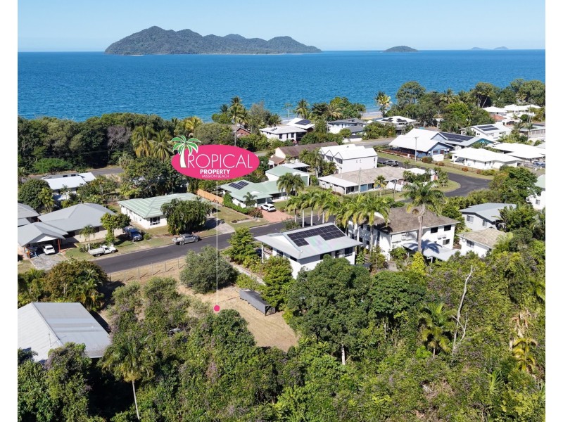 31 Holland St, Wongaling Beach QLD 4852