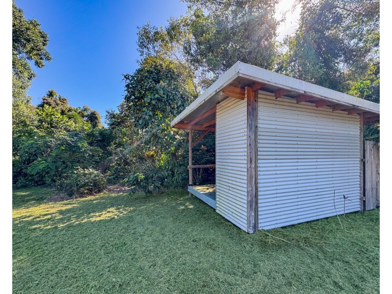 31 Holland St, Wongaling Beach QLD 4852