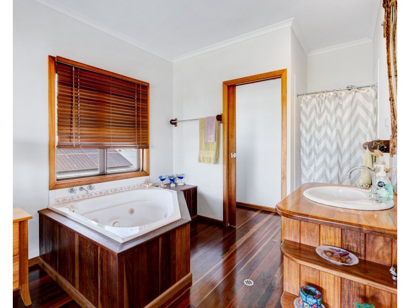 17 Admiralty St, South Mission Beach QLD 4852