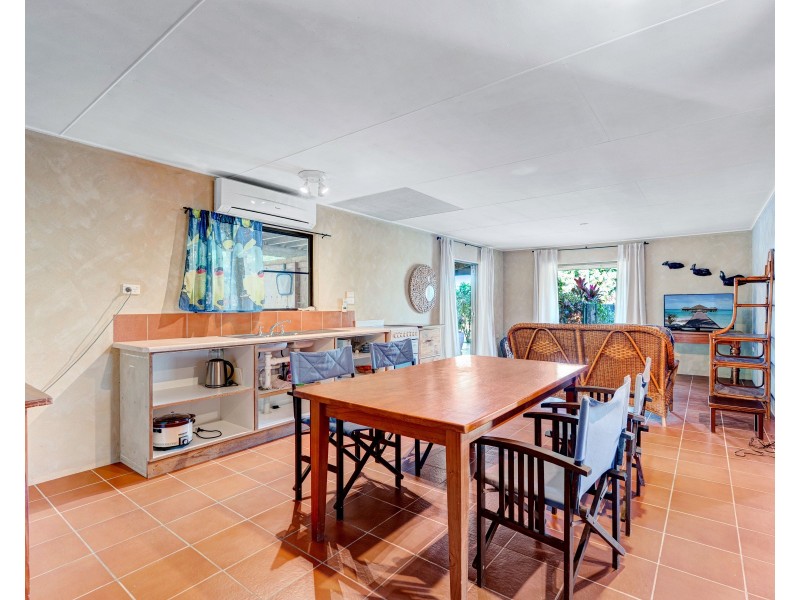 17 Admiralty St, South Mission Beach QLD 4852