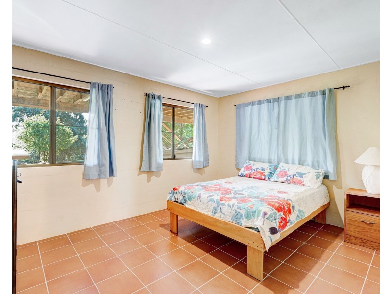 17 Admiralty St, South Mission Beach QLD 4852