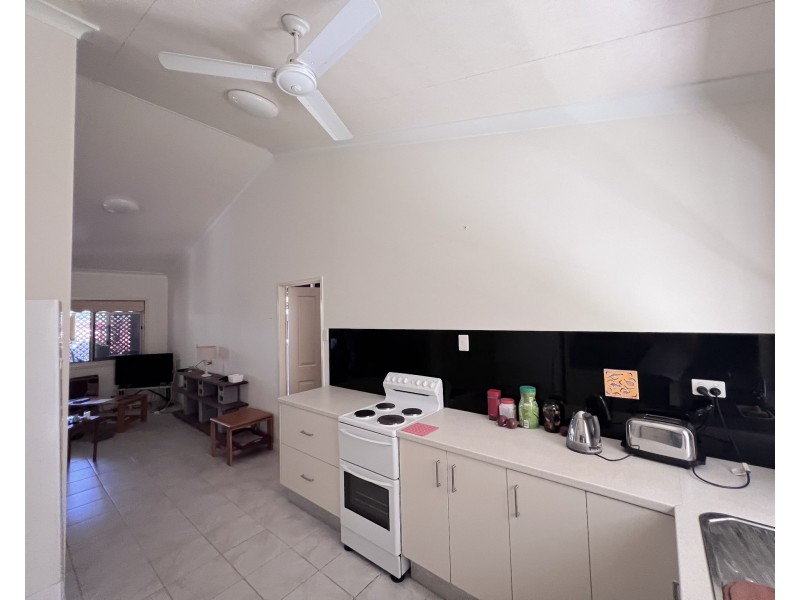 35 Pease St, Tully QLD 4854