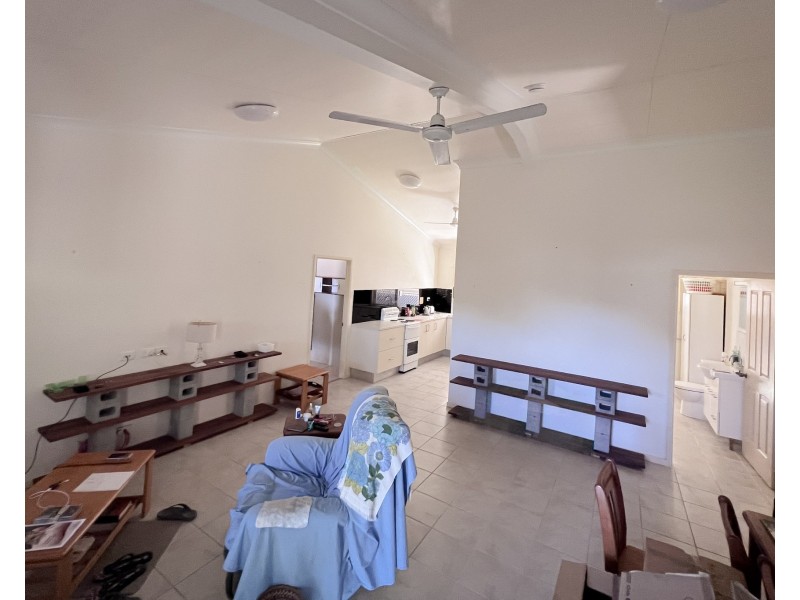 35 Pease St, Tully QLD 4854