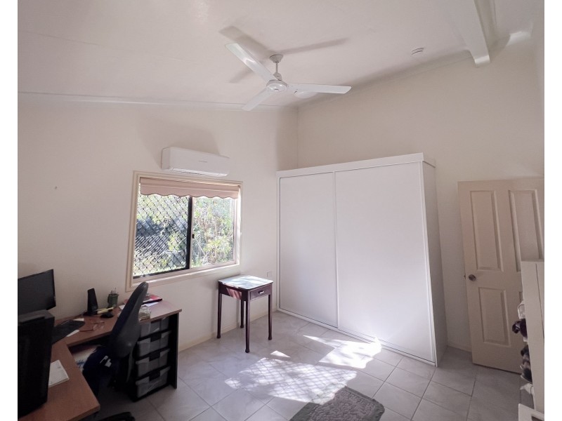 35 Pease St, Tully QLD 4854