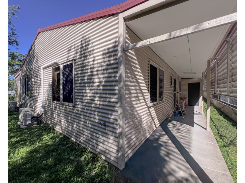 35 Pease St, Tully QLD 4854