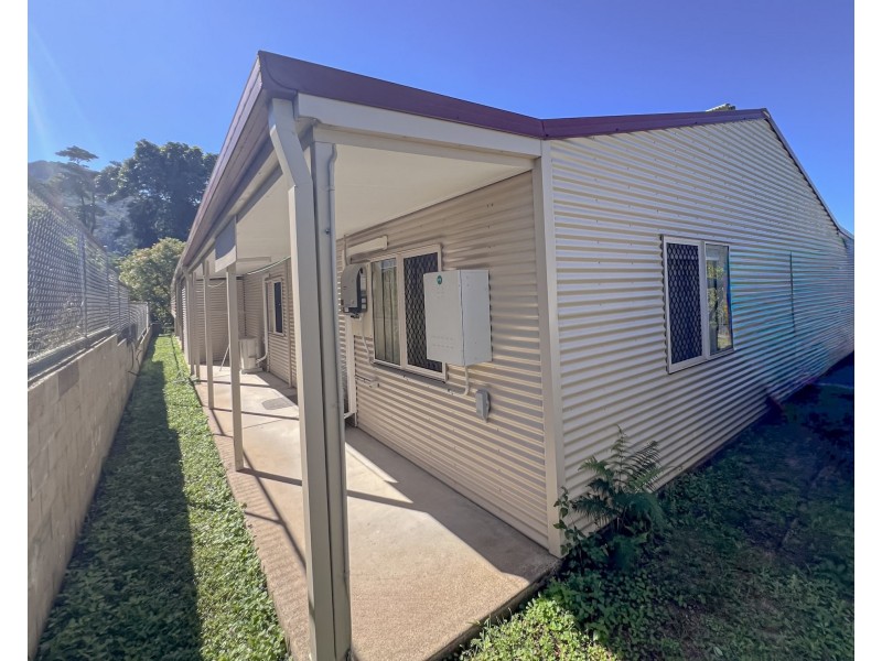 35 Pease St, Tully QLD 4854