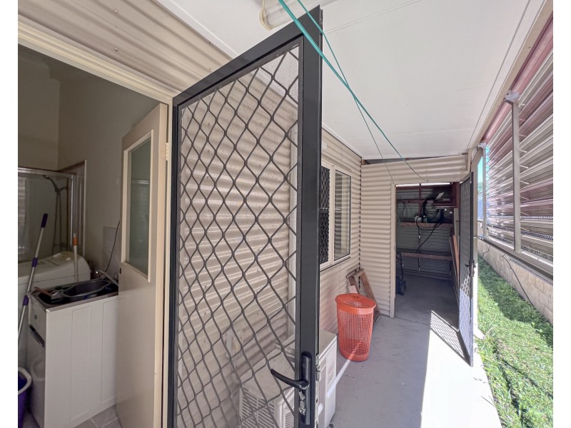 35 Pease St, Tully QLD 4854