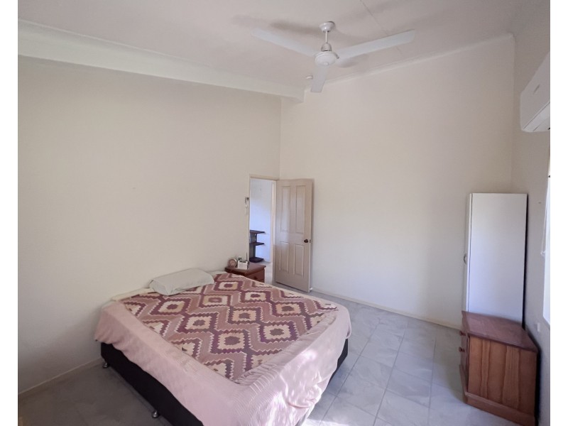 35 Pease St, Tully QLD 4854