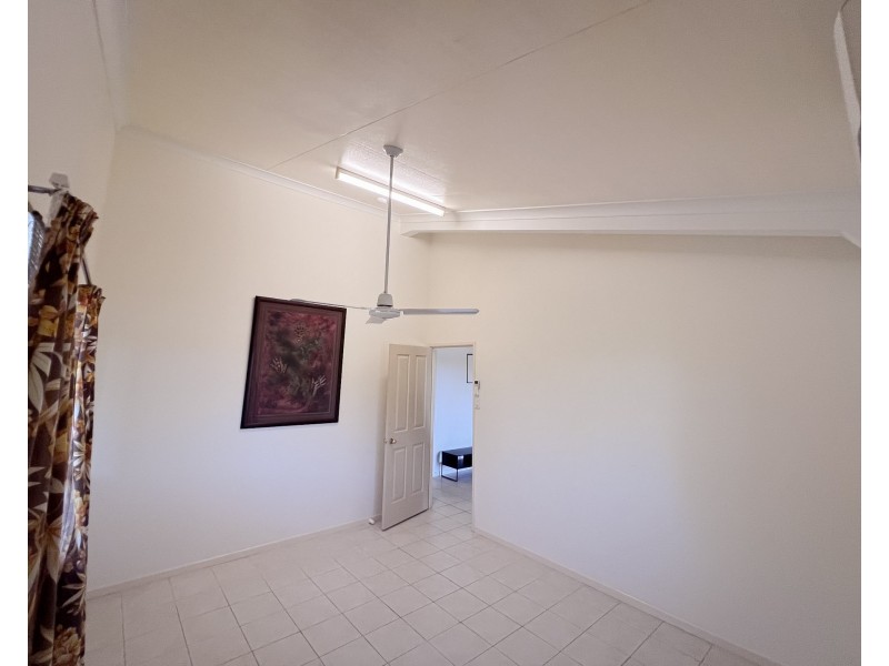 35 Pease St, Tully QLD 4854