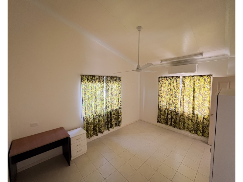 35 Pease St, Tully QLD 4854