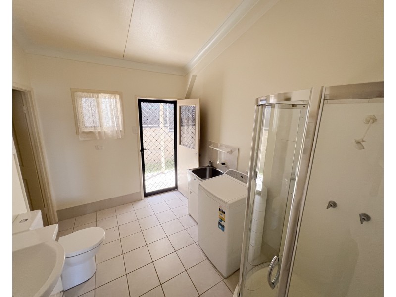 35 Pease St, Tully QLD 4854