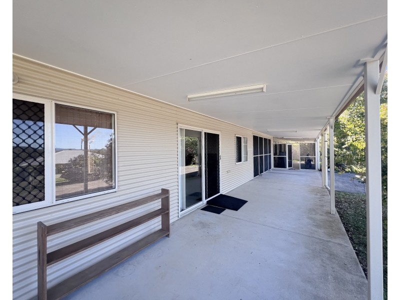 35 Pease St, Tully QLD 4854