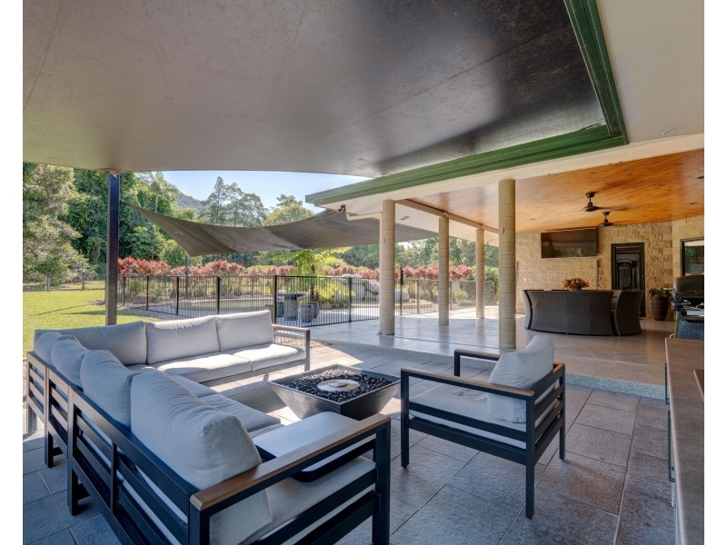 76 Keir Rd, Tully QLD 4854