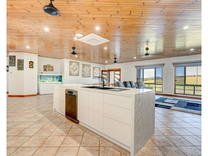 76 Keir Rd, Tully QLD 4854