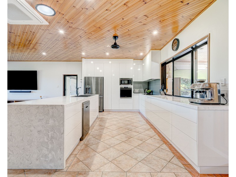 76 Keir Rd, Tully QLD 4854