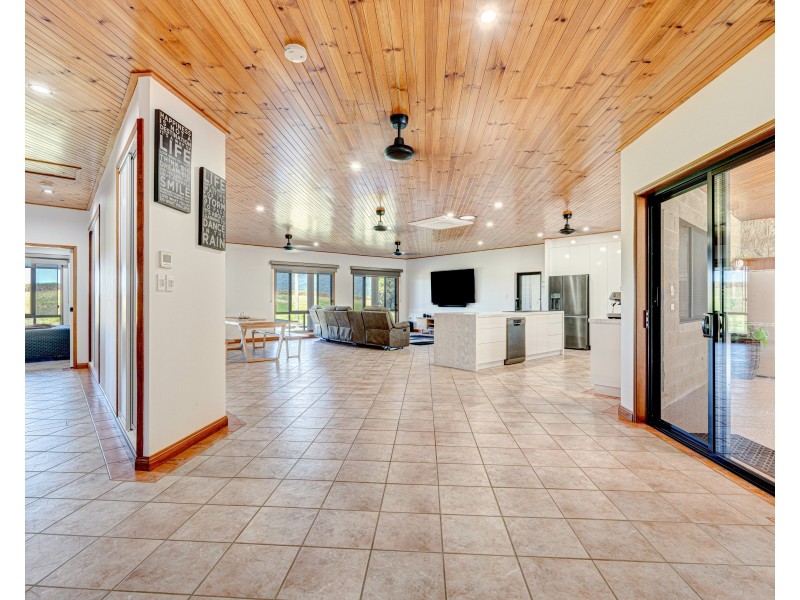 76 Keir Rd, Tully QLD 4854