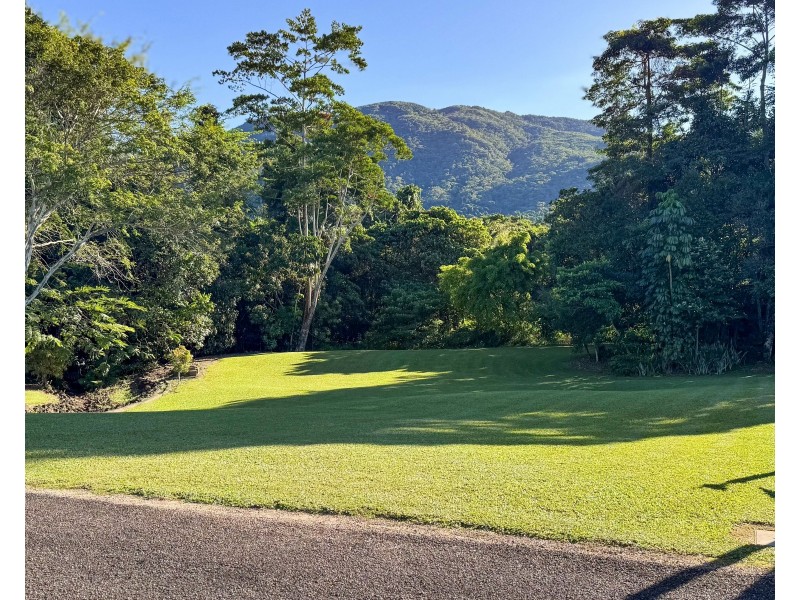 76 Keir Rd, Tully QLD 4854