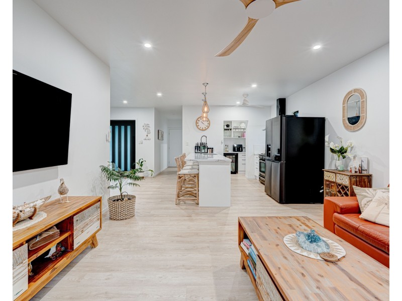 67 Hull Heads Rd, Hull Heads QLD 4854