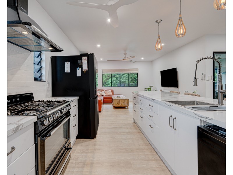 67 Hull Heads Rd, Hull Heads QLD 4854